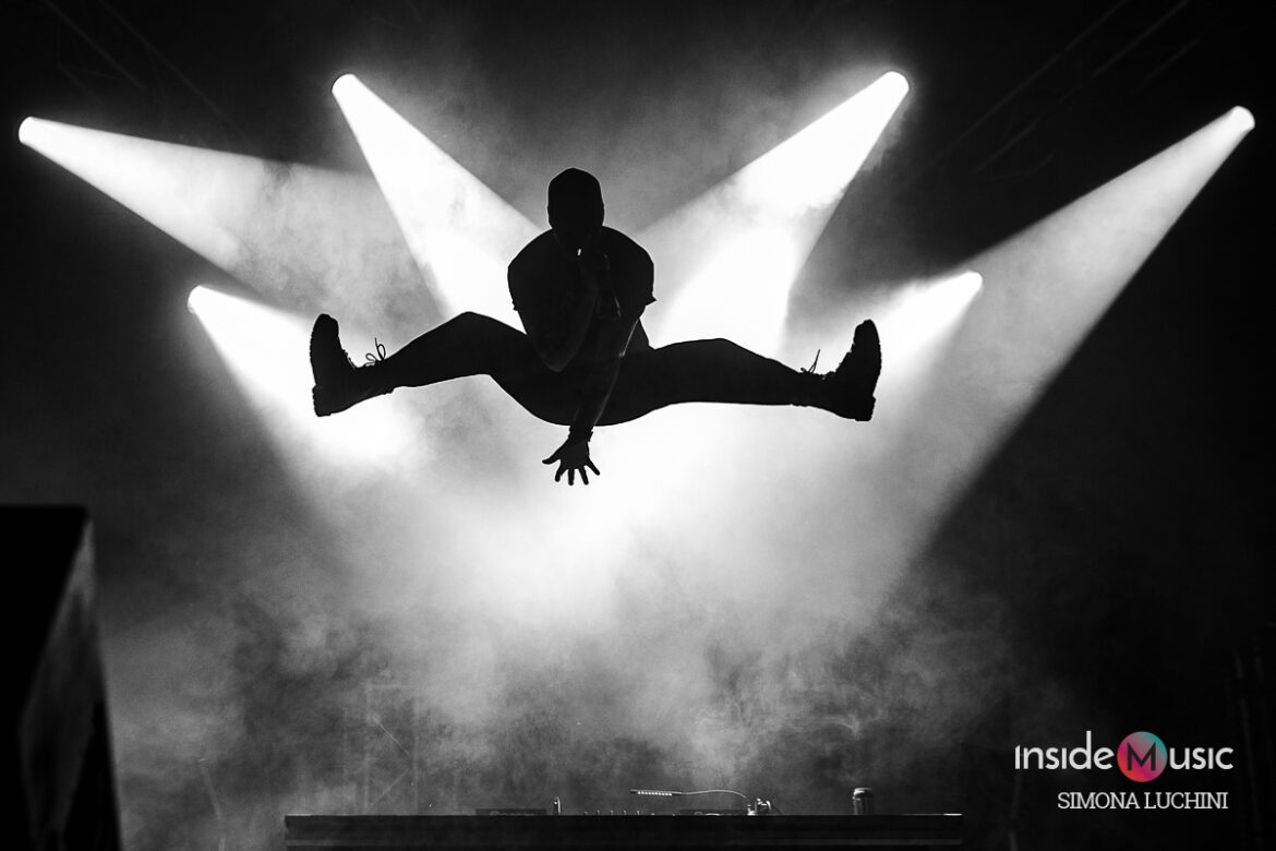 THE BLOODY BEETROOTS APPROVED FILAGOSTO PHSIMONALUCHINI 00001