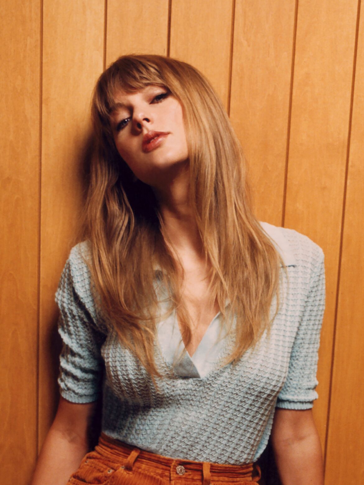 TAYLOR SWIFT