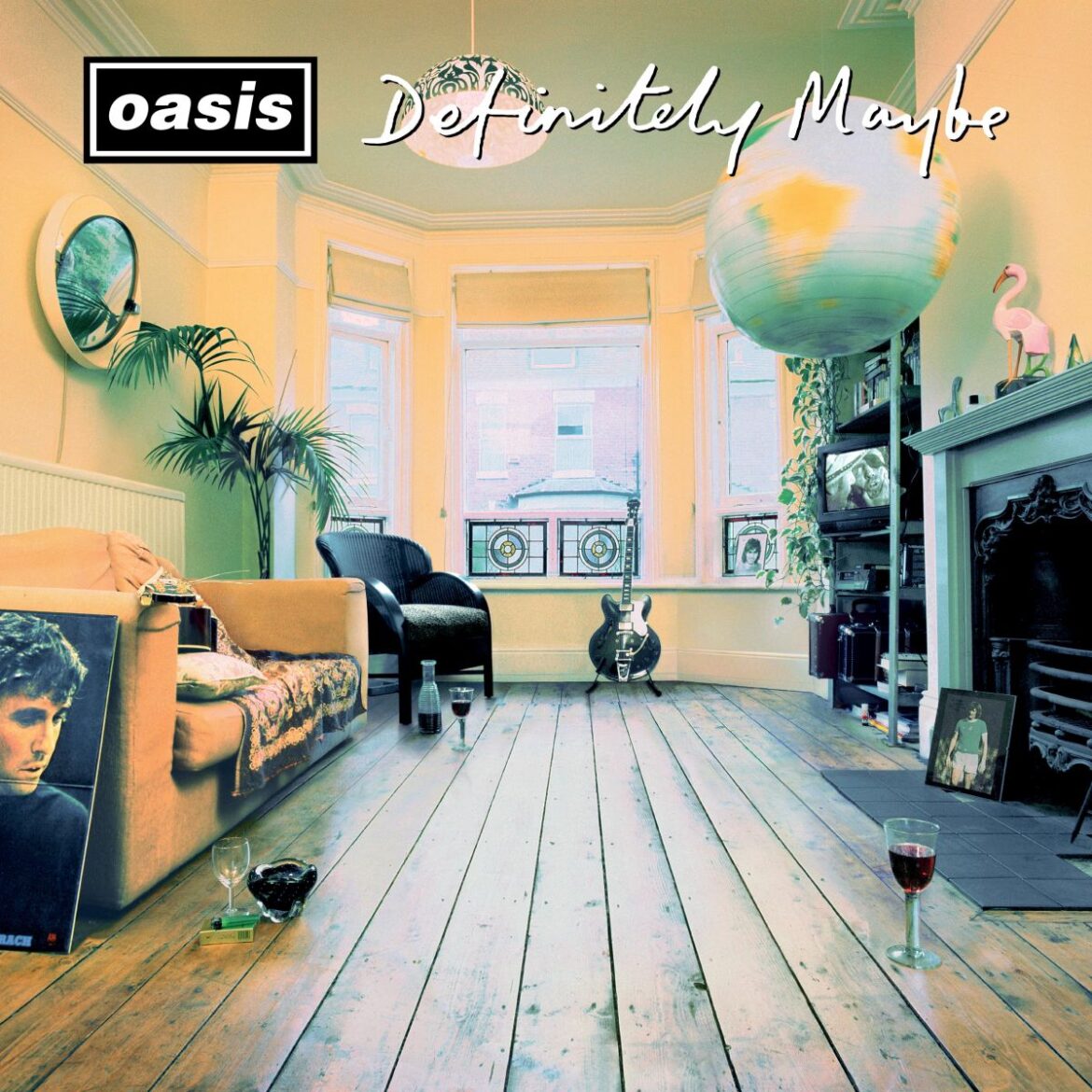 Oasis Packshot Definitely Maybe 30th Deluxe b