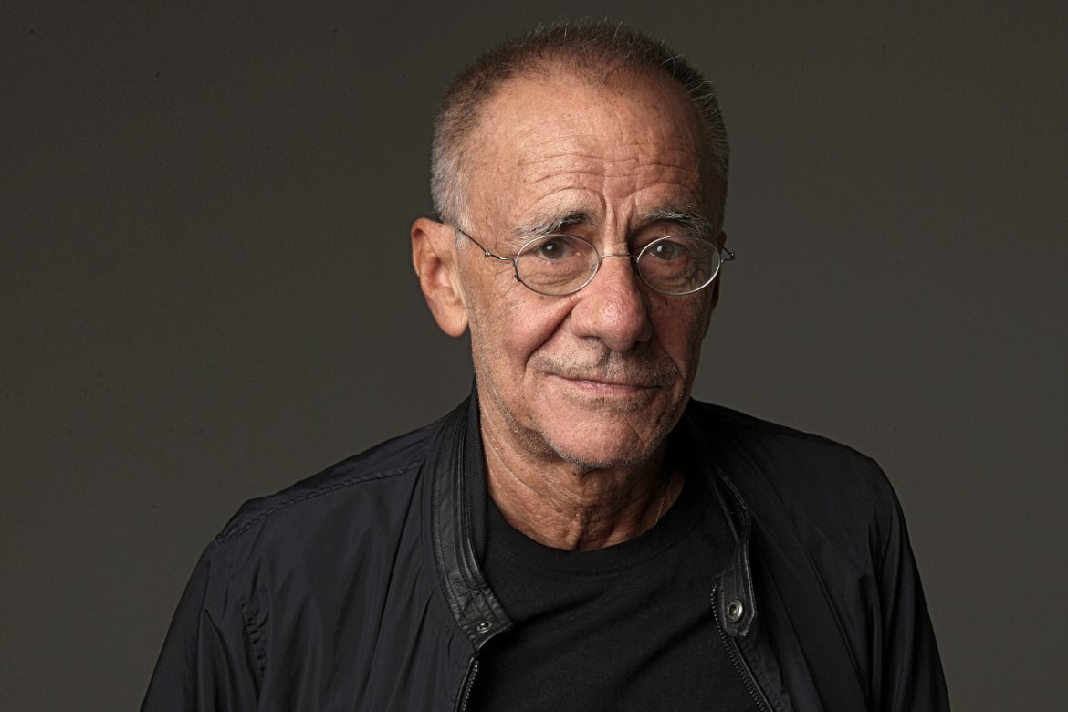 Roberto Vecchioni Ph. Oliviero Toscani pic or