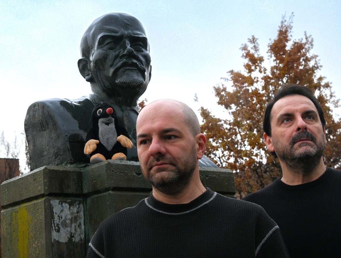 Offlaga Disco Pax oggi busto di Lenin (fotografia di Valeria Cornia)